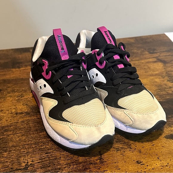 Saucony Grid 9000 Trainers - Picture 13 of 15